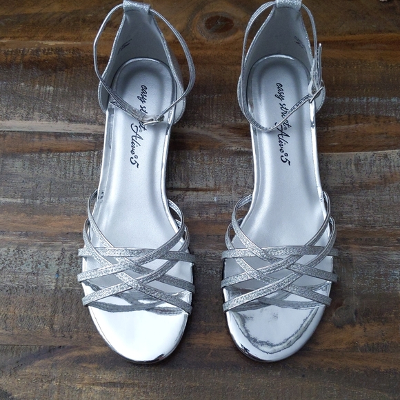 FINAL SALE 🆕🌿SHINY DANCE GLITTER SANDALS🌿 - Picture 8 of 9